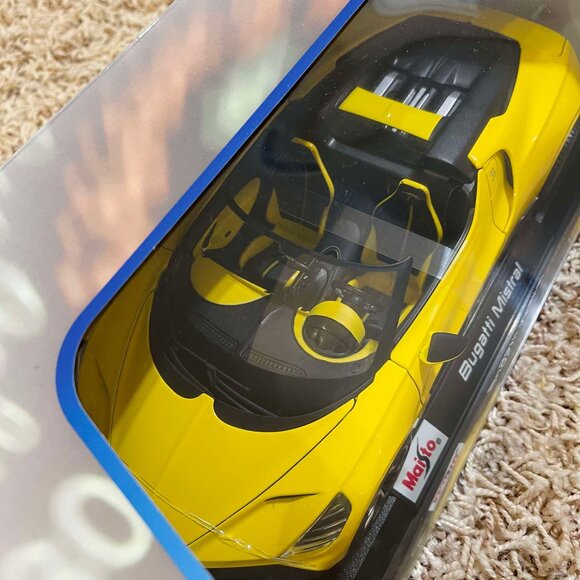 Bugatti Mistral 1:18 Special Edition Diecast Model Car by Maisto (New) - Picture 4 of 10